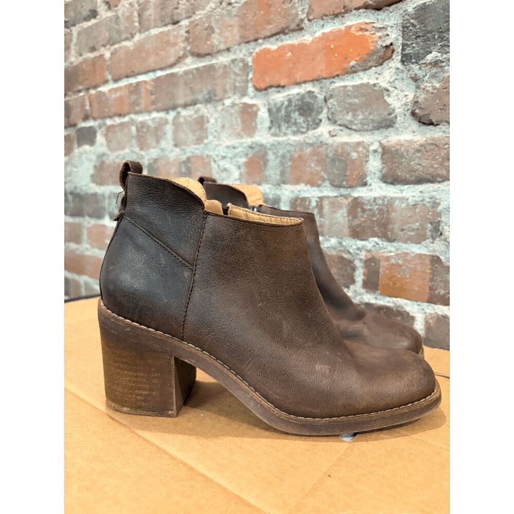 CROWN VINTAGE _ Brown Leather 3" Heeled Ankle Boot _ Ladies Size 9M